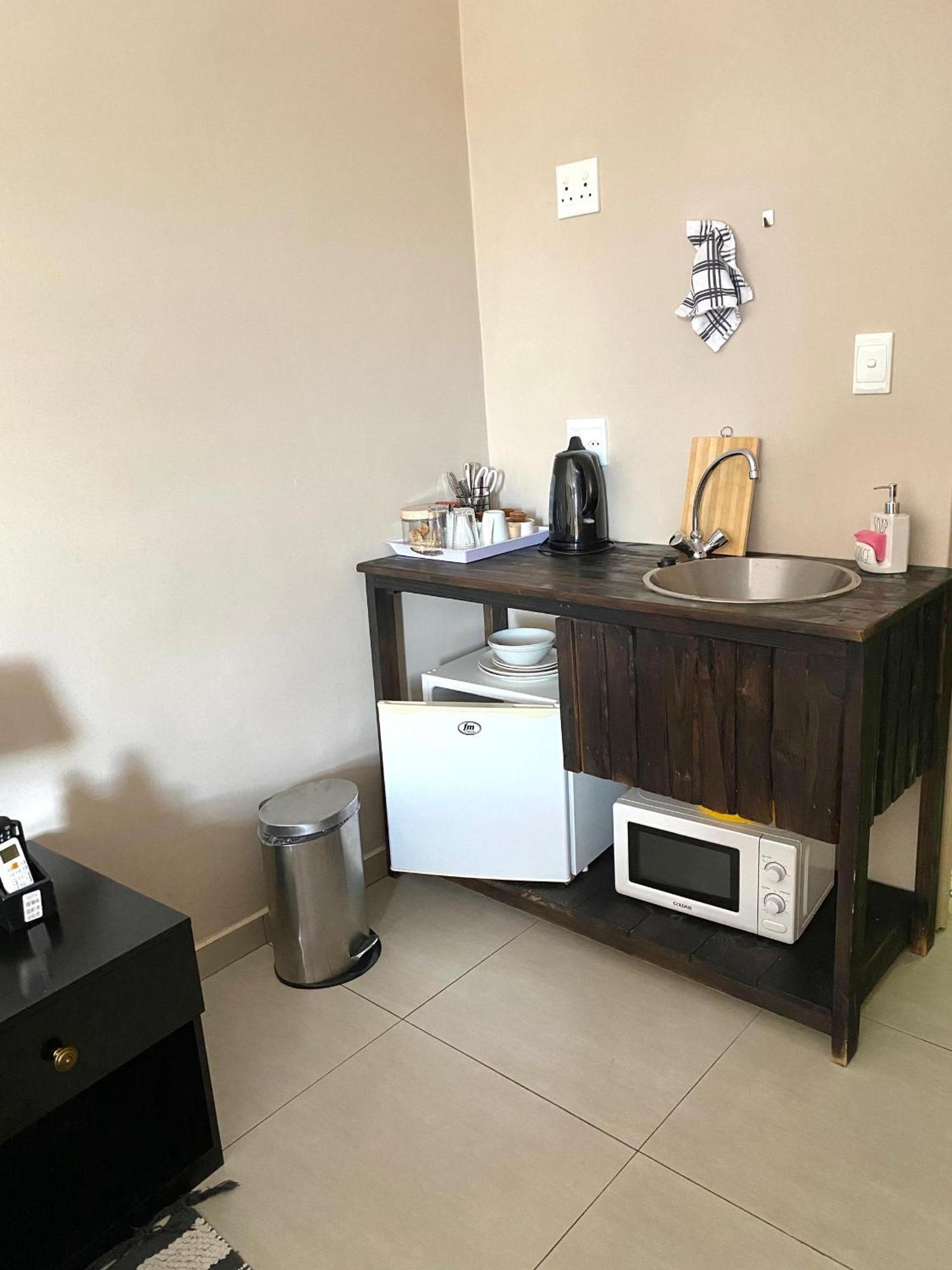 Cavallo Guesthouse ويندهوك المظهر الخارجي الصورة